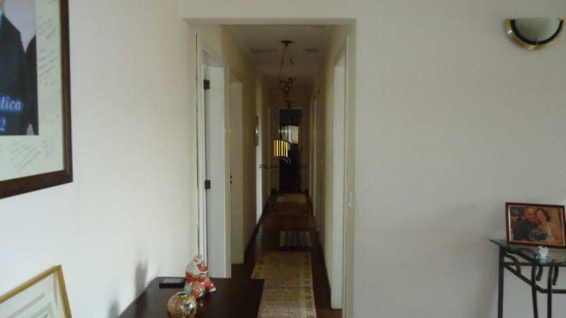 Casa para Venda - 400m², 4 dormitórios, sendo 1 suites, 4 vagas - Jardim Sabará