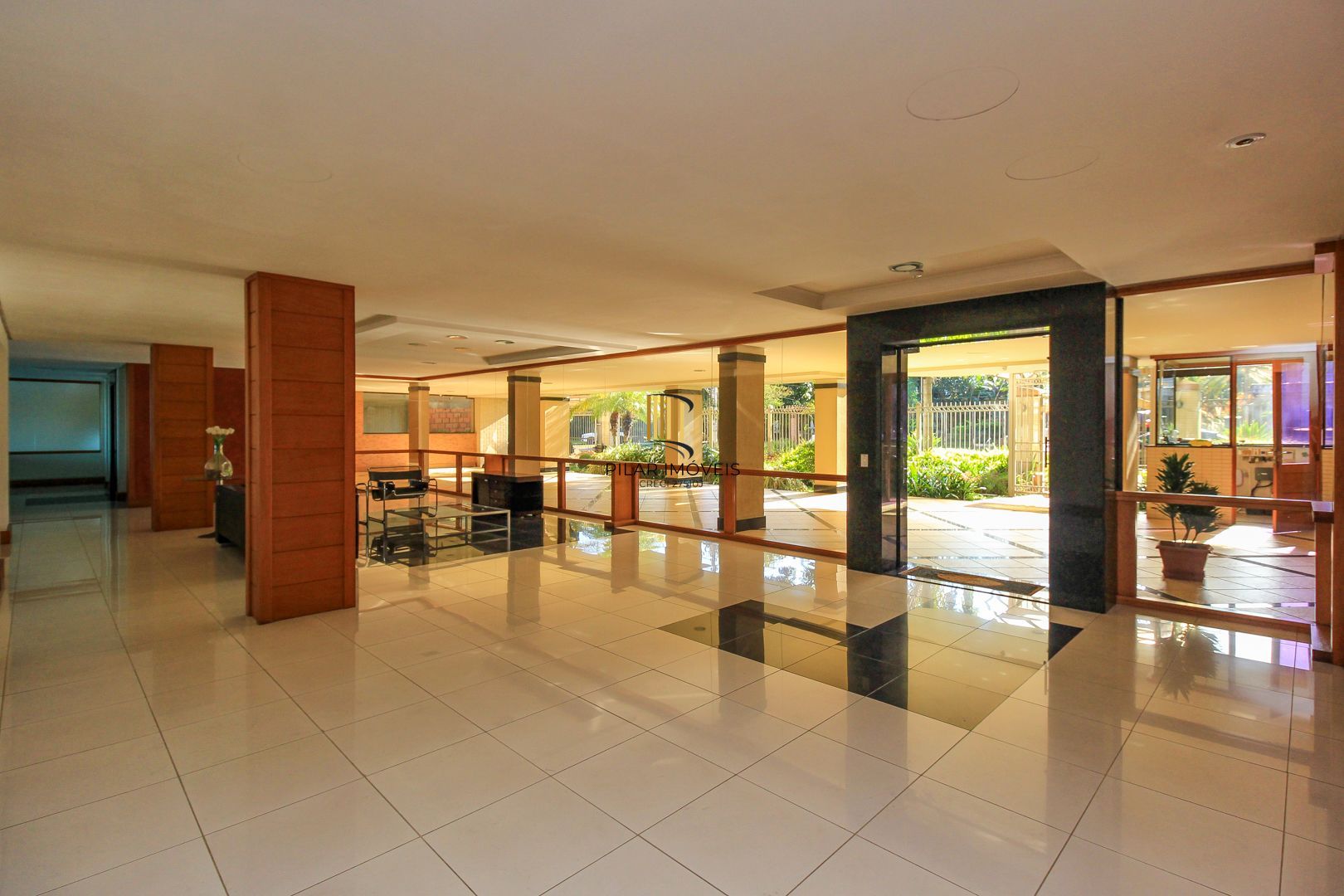 Apartamento alto padrão , 3 suítes, 3 vagas garagem, depósito, bairro Cristal