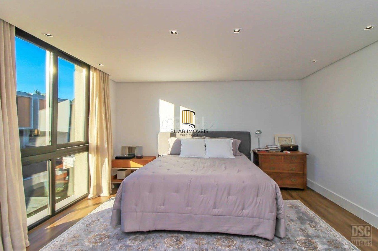 Casa para Venda - 238m², 3 dormitórios, sendo 3 suites, 6 vagas - Três Figueiras