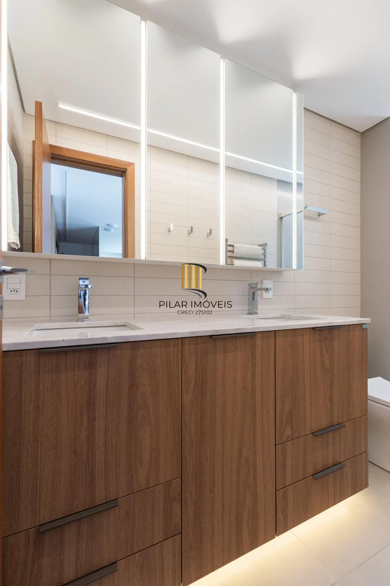 Apartamento 3 dormitórios no bairro Menino Deus