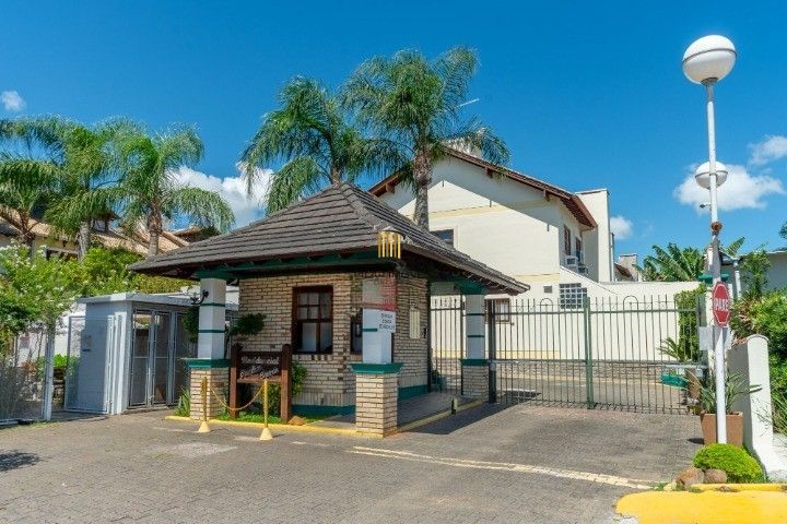 Casa de Condomínio 3 dormitórios no bairro Cavalhada