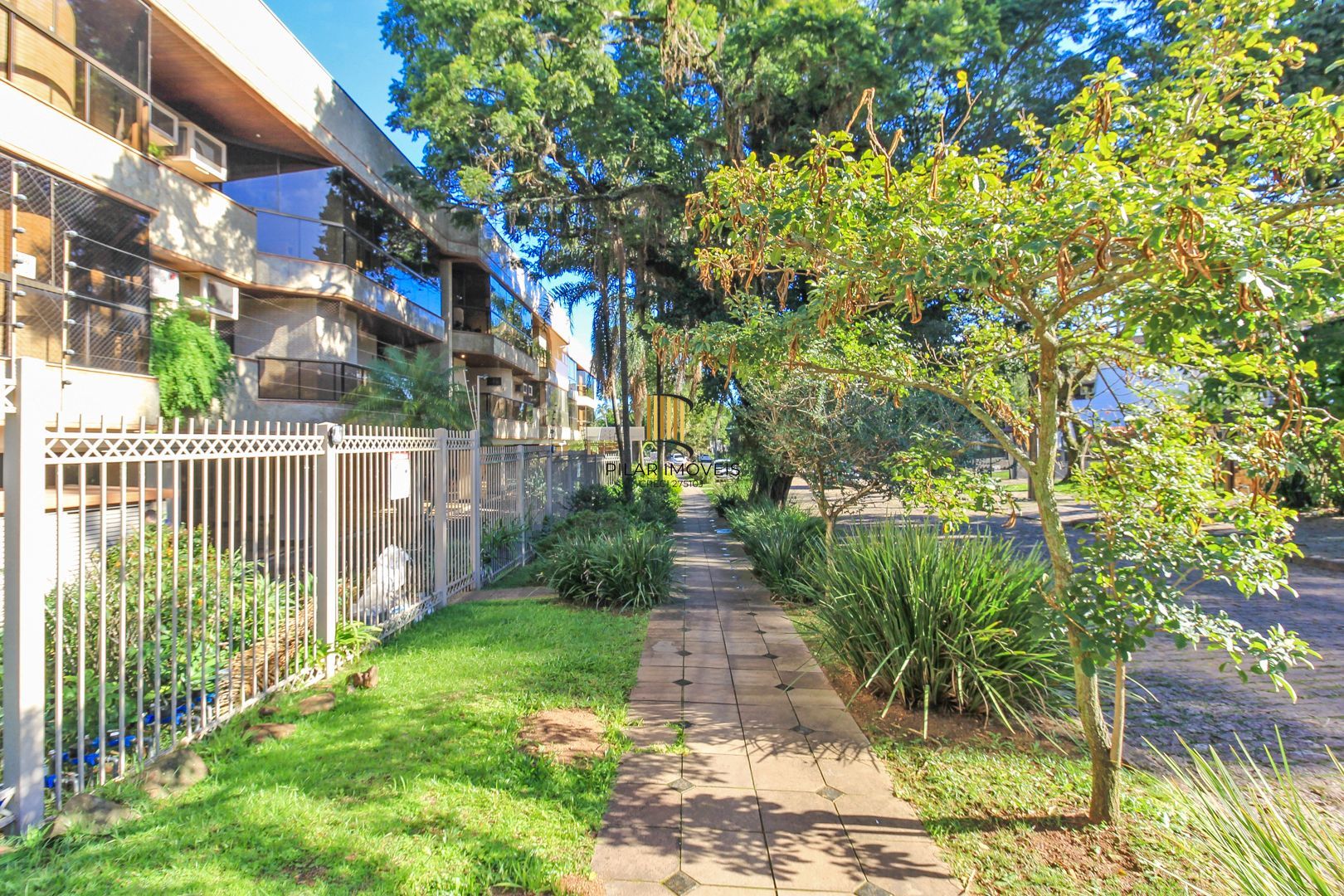 Apartamento alto padrão , 3 suítes, 3 vagas garagem, depósito, bairro Cristal