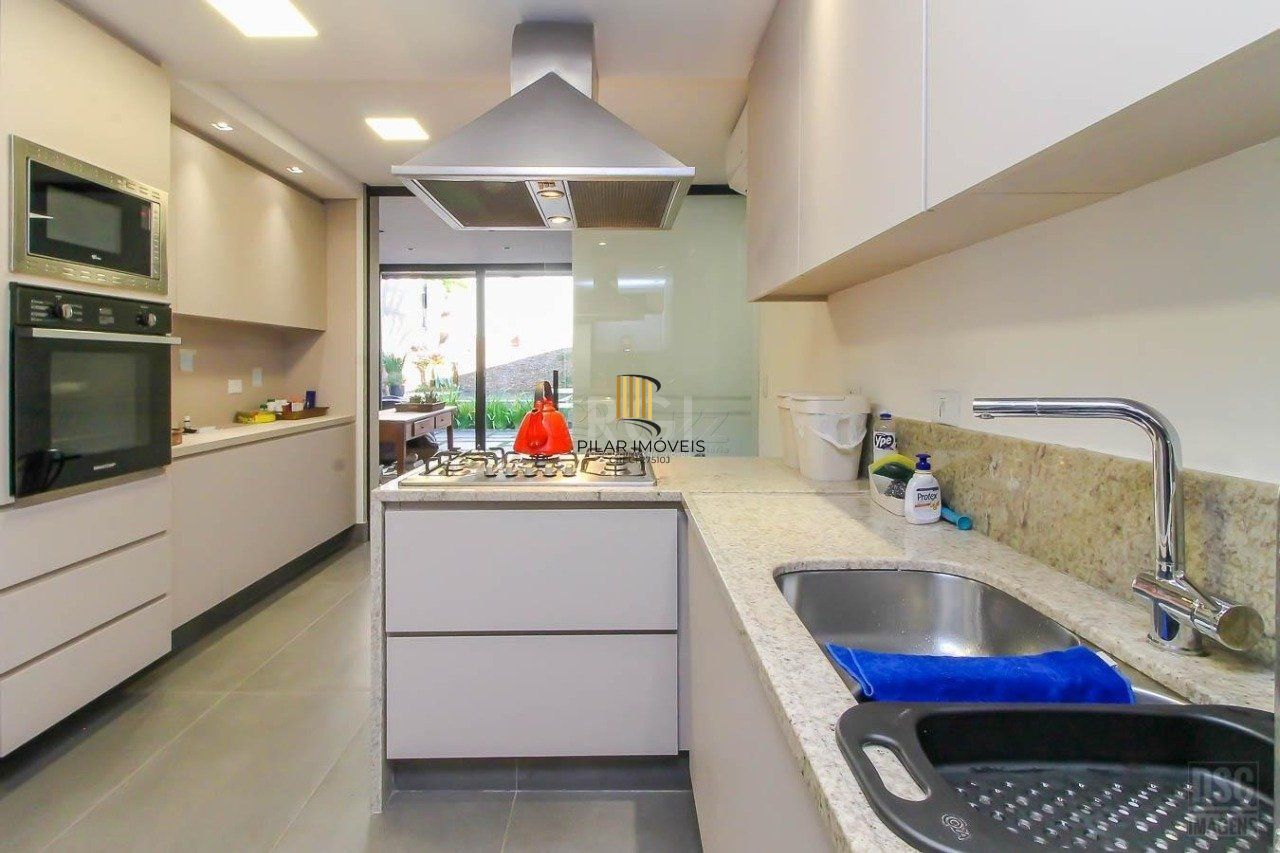 Casa para Venda - 238m², 3 dormitórios, sendo 3 suites, 6 vagas - Três Figueiras