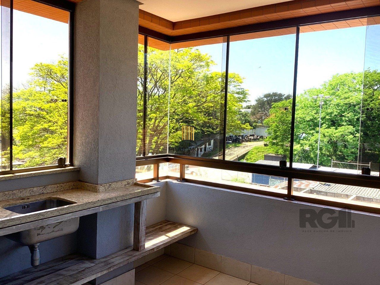 Apartamento 3 dormitórios, sendo 1 suíte, no bairro Cristal, Porto Alegre-RS.