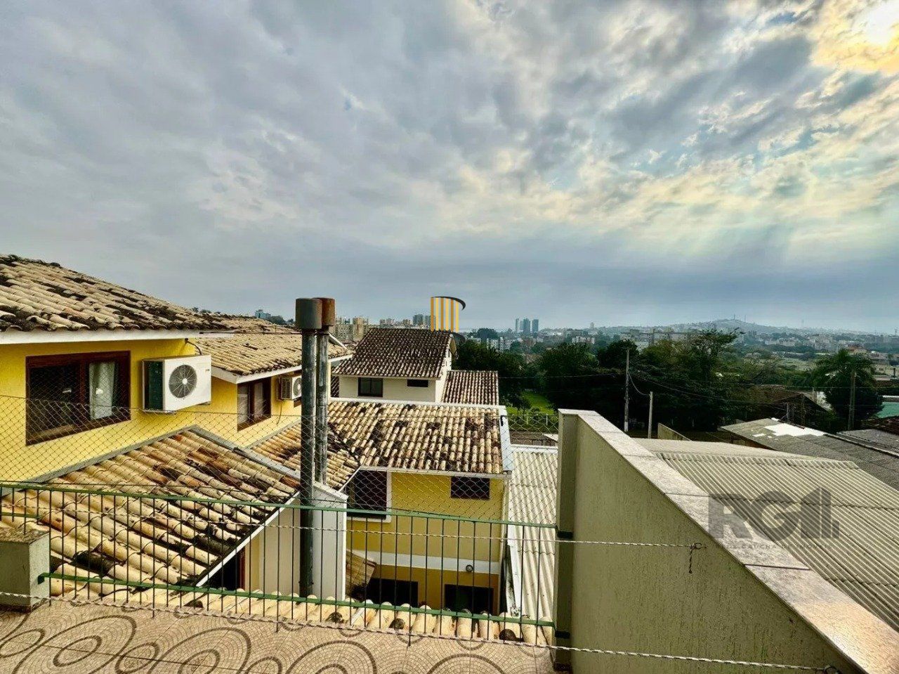 Casa de Condomínio 3 dormitórios no bairro Tristeza