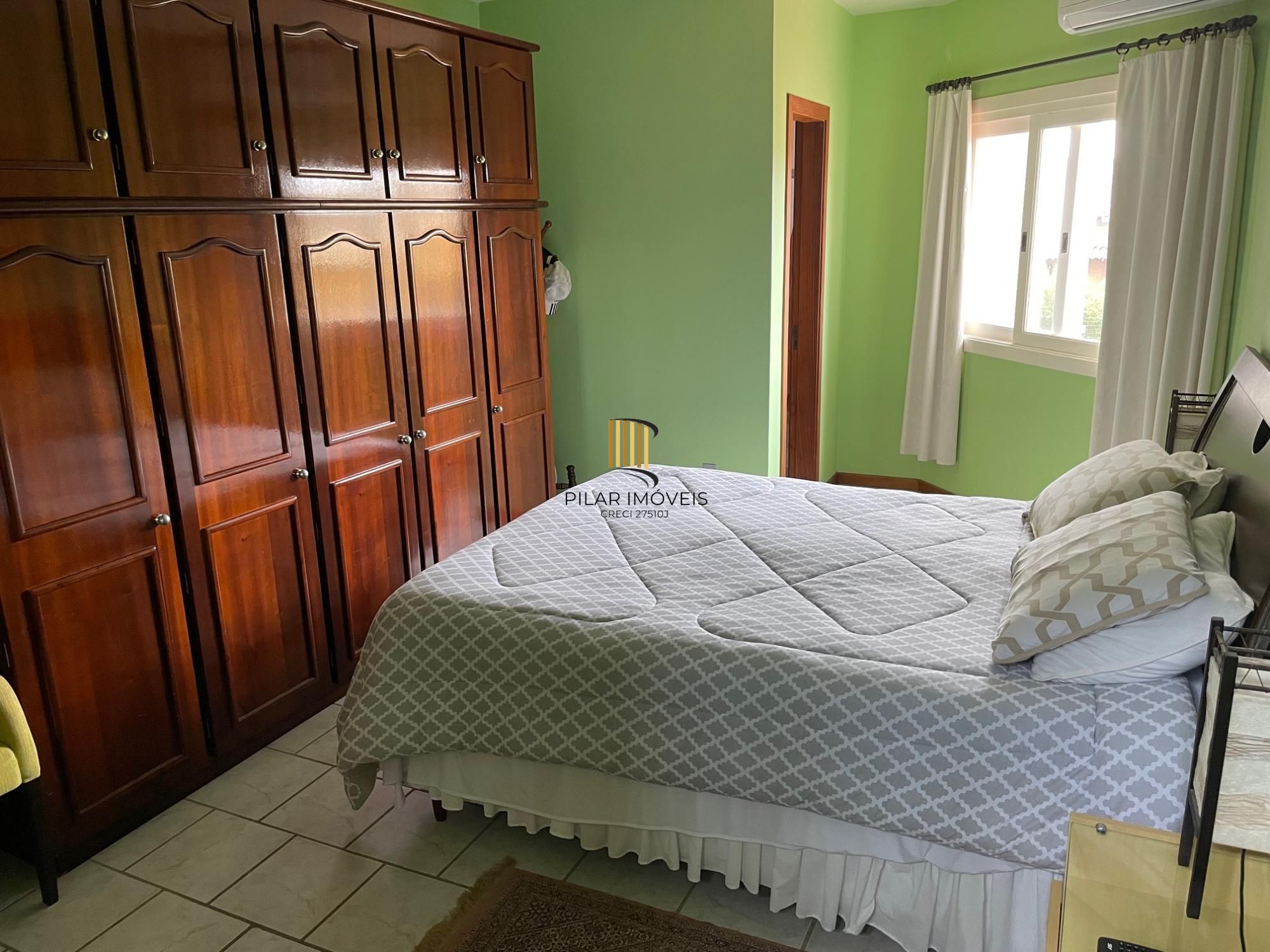 Casa 4 dormitórios no bairro Centro