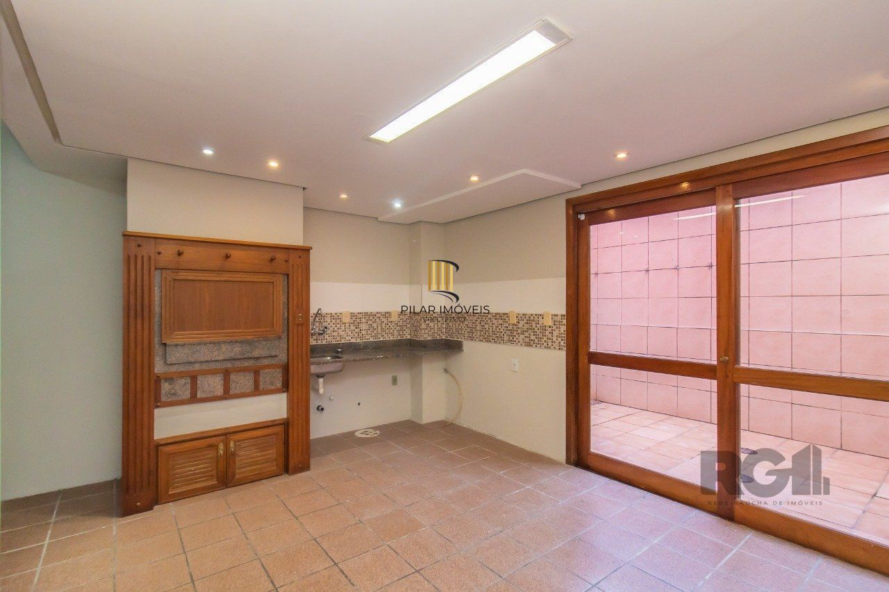Casa de Condomínio 3 dormitórios no bairro Menino Deus