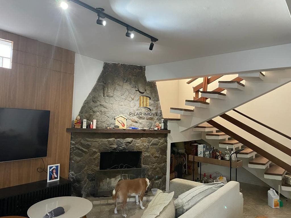 Casa 4 Dormitório(s) Bairro Ipanema