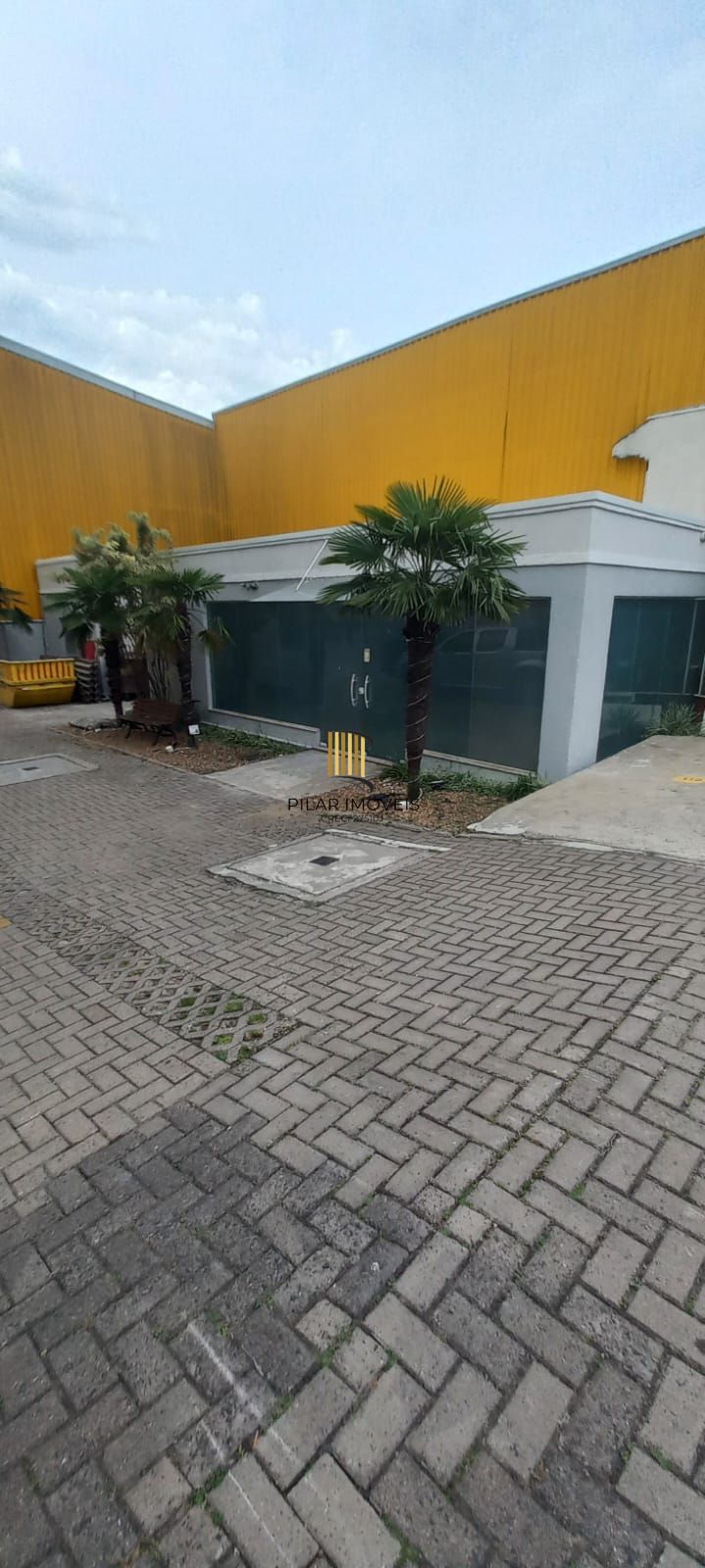 Apartamento dois dormitórios térreo no bairro Glória