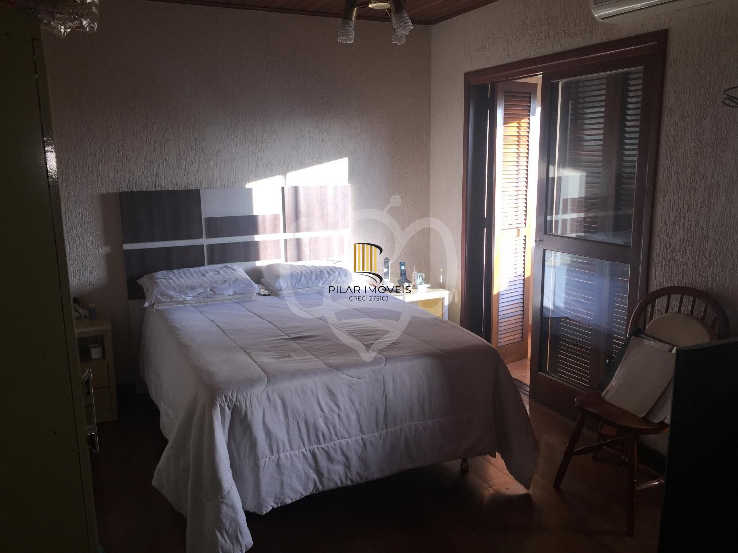 Casa para Venda - 265m², 4 dormitórios, 5 vagas - 