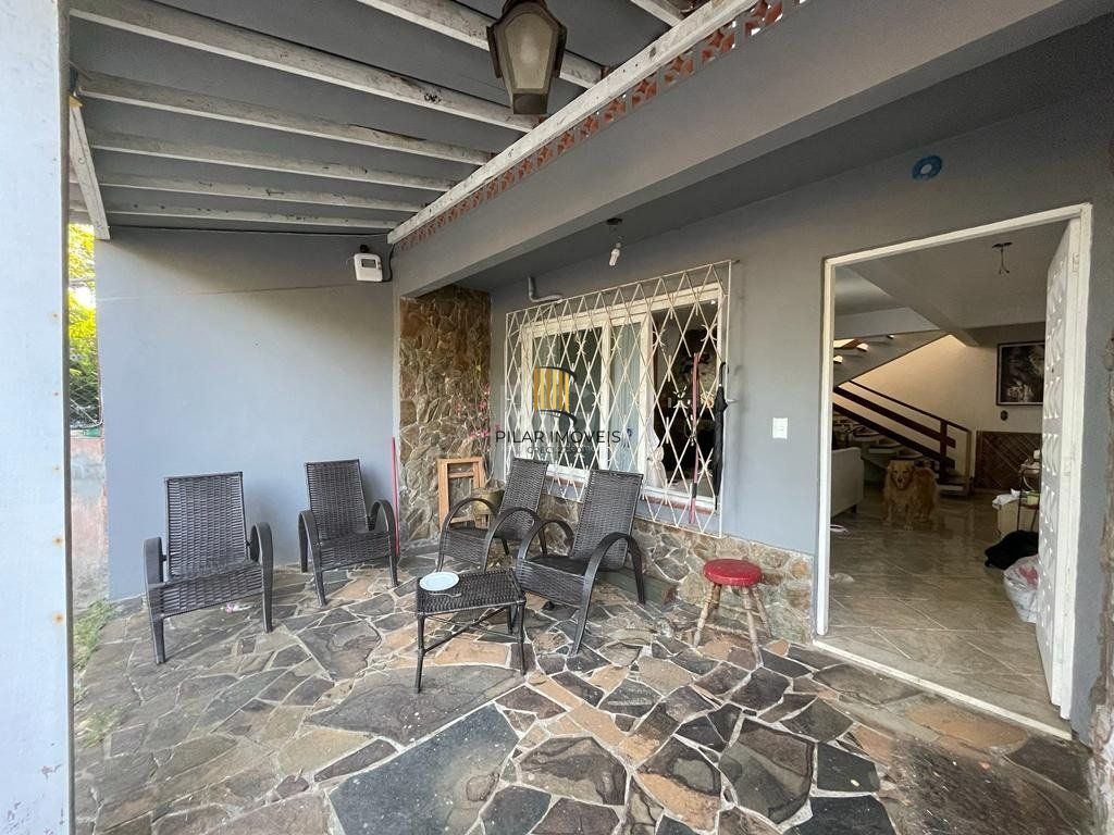 Casa 4 Dormitório(s) Bairro Ipanema