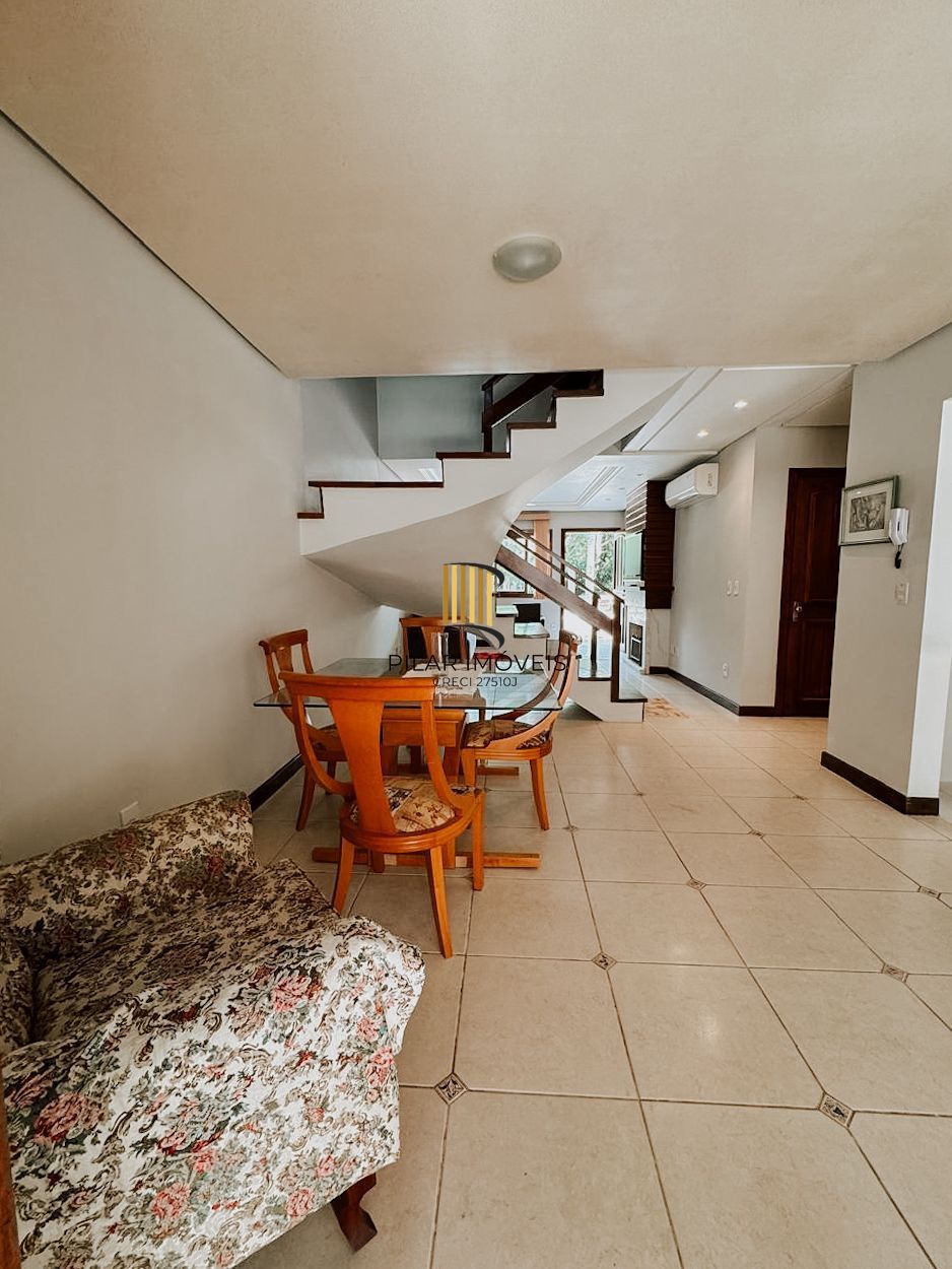 Casa de Condomínio 3 dormitórios no bairro Guarujá