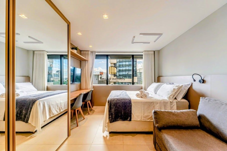 Loft no Condomínio Carlos Gomes Square no bairro Três Figueiras