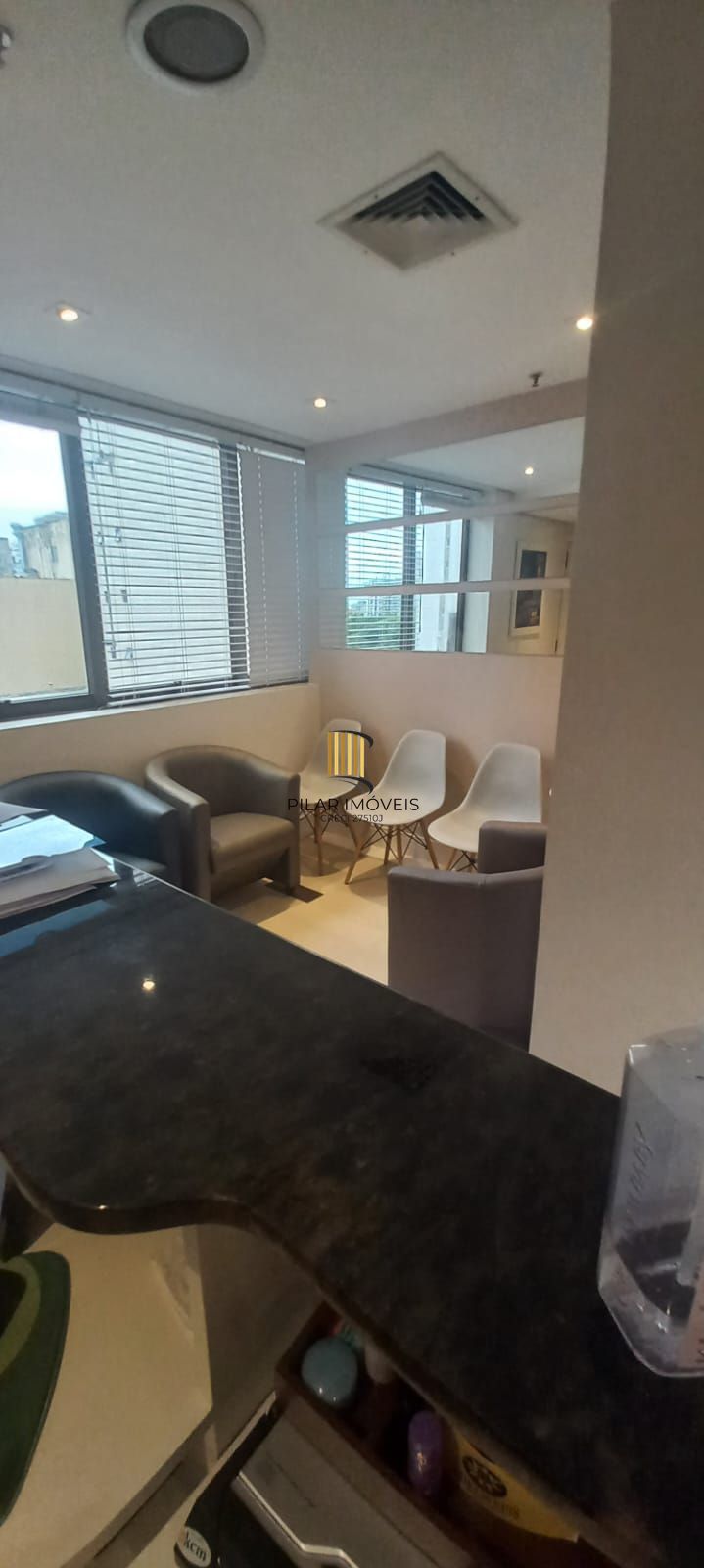 Sala / Conjunto comercial a venda no bairro Moinhos de Vento em Porto Alegre