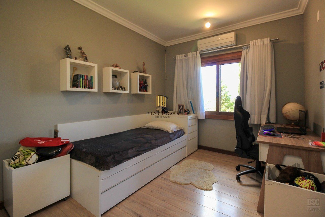 Casa de Condomínio 3 dormitórios no bairro Campo Novo