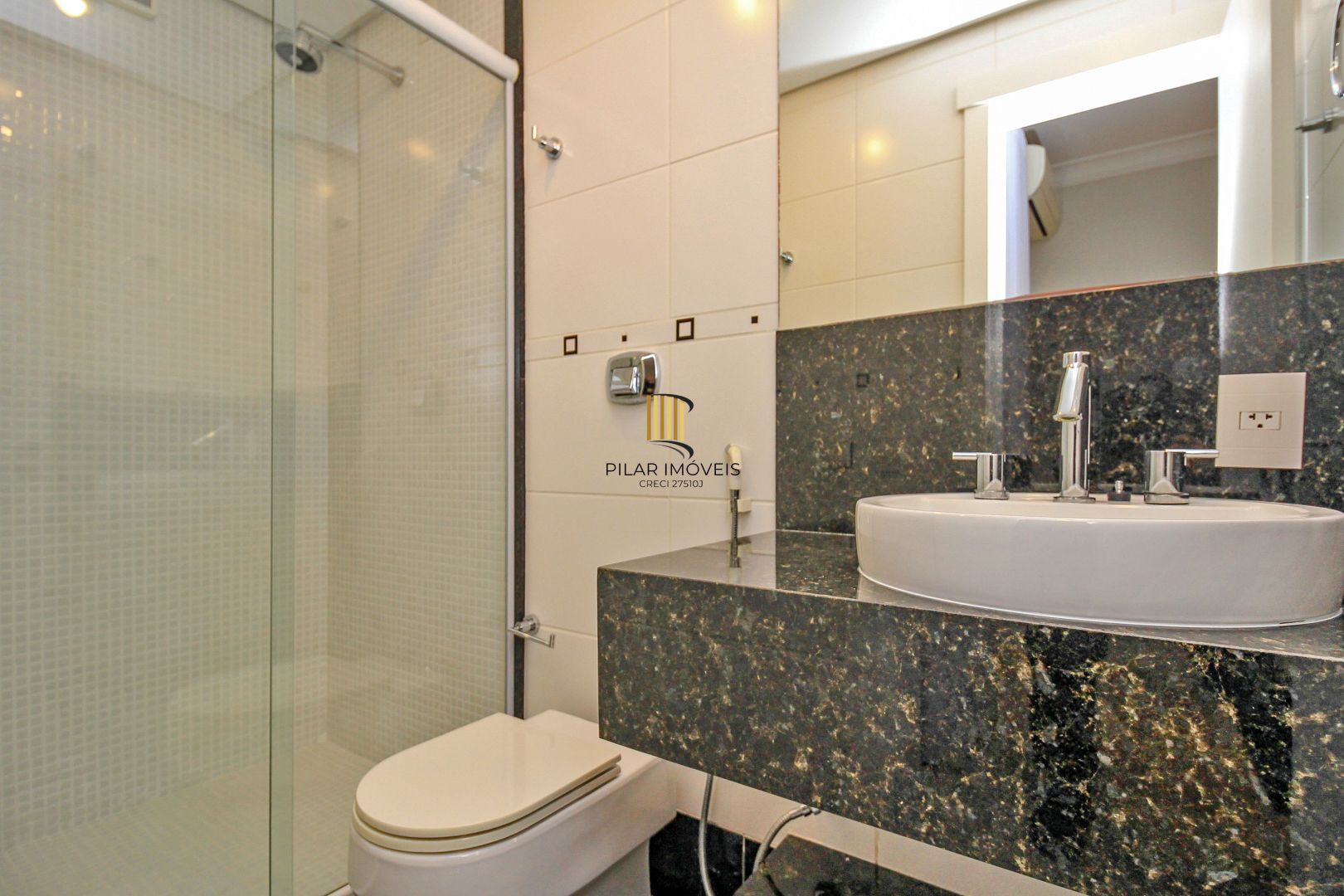 Apartamento alto padrão , 3 suítes, 3 vagas garagem, depósito, bairro Cristal