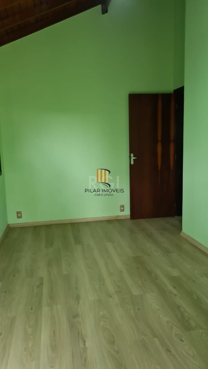 Sobrado para Venda - 200m², 3 dormitórios, sendo 1 suites, 3 vagas - Belém Novo