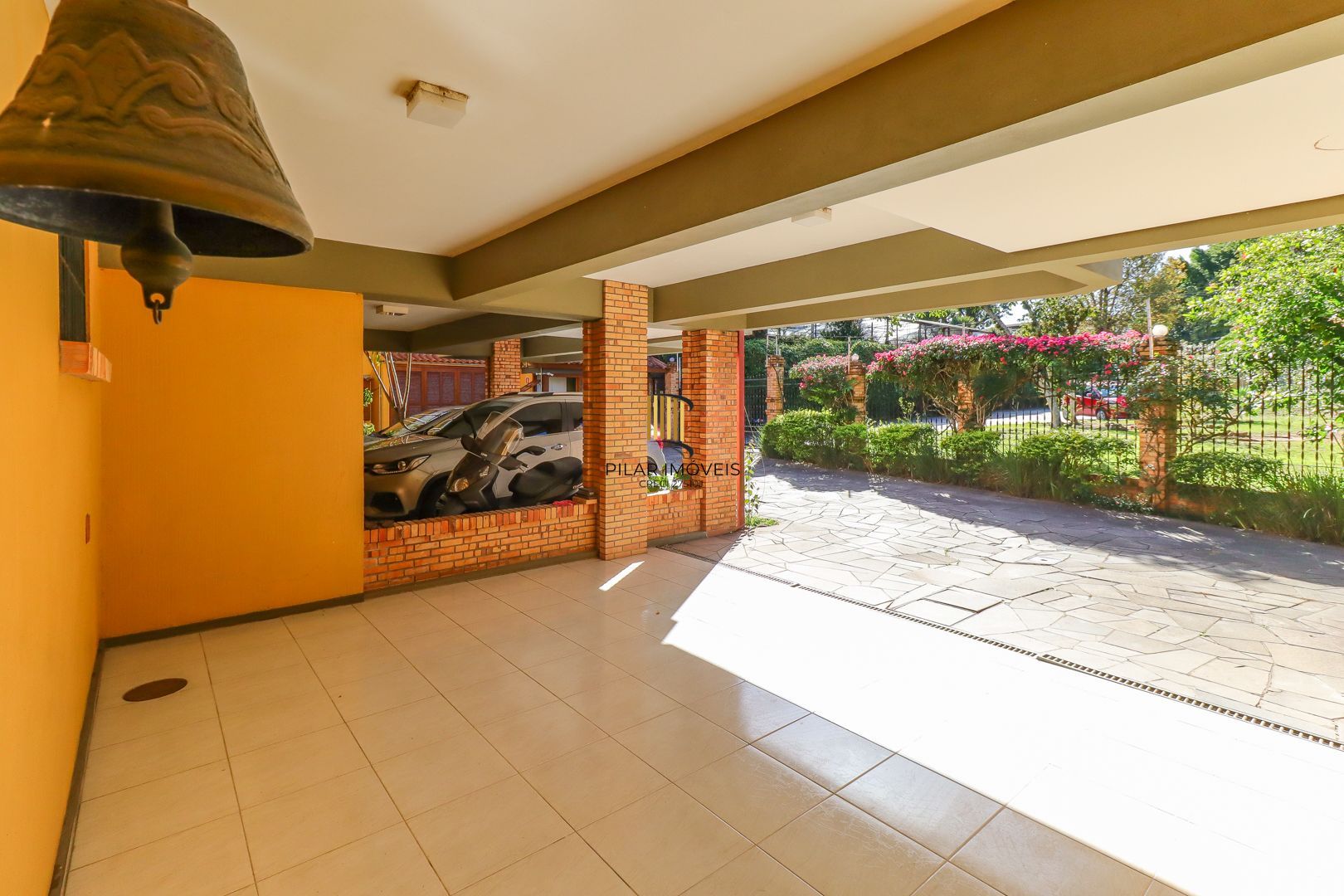 Casa em condomínio 4 dorms a venda na Av. Coronel Marcos,  Pedra Redonda, POA