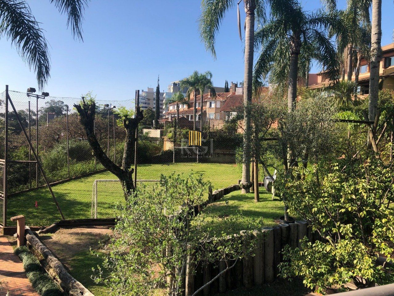 Casa Condominio para Venda - 420m², 3 dormitórios, sendo 3 suites, 2 vagas - Santa Tereza