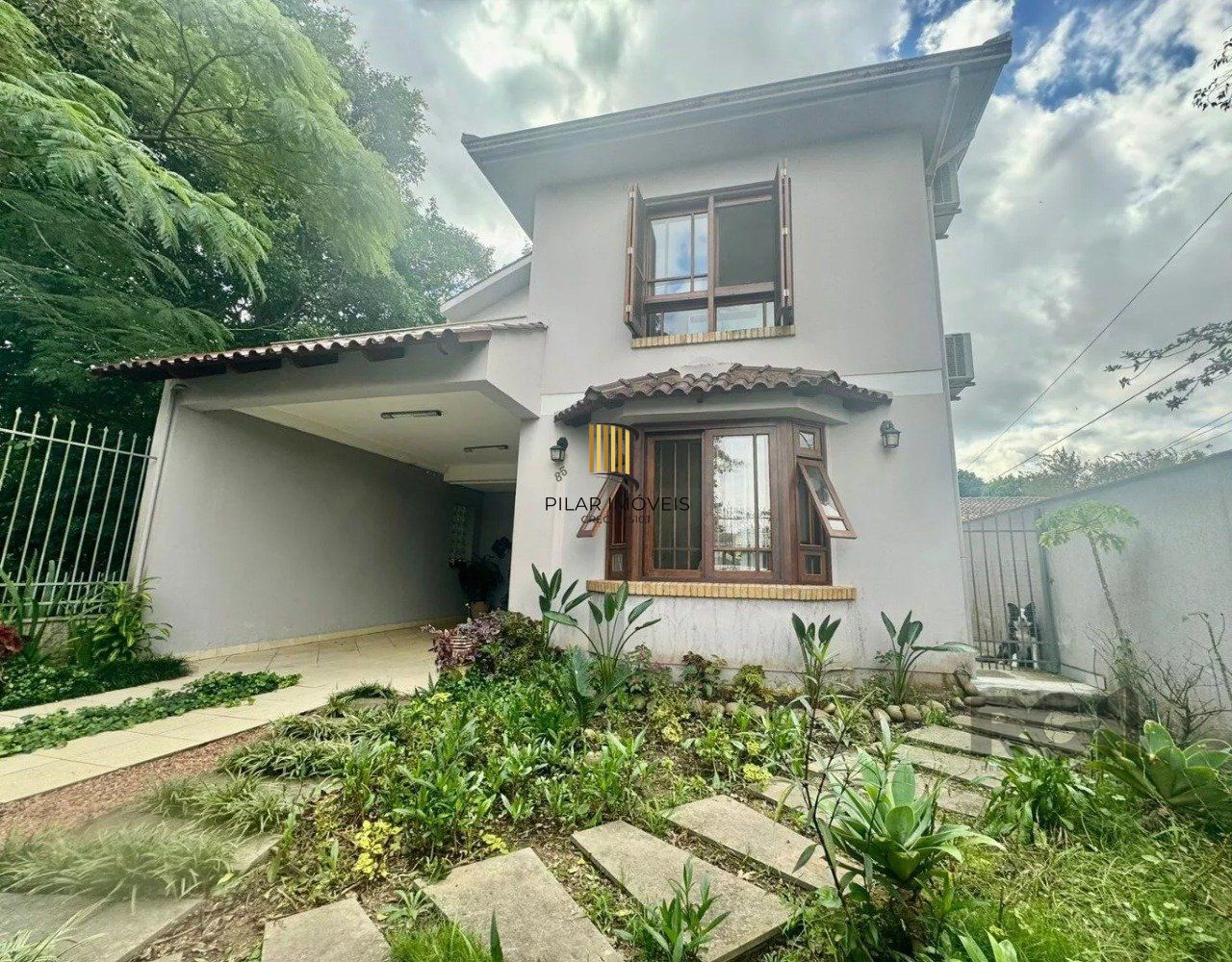 Casa 3 dormitórios no bairro Ipanema