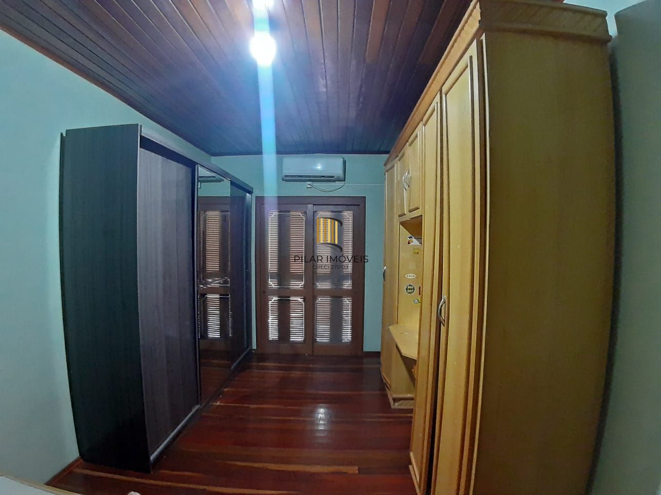 Casa com 4 dormitorios com 2 suites