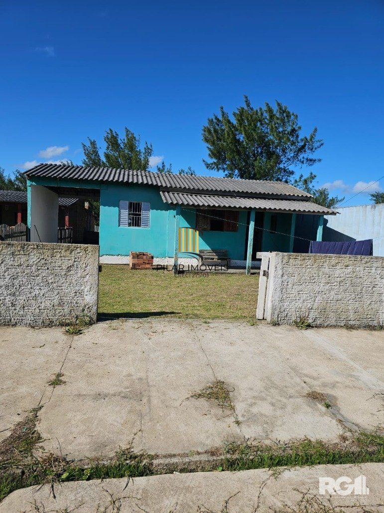Casa 2 dormitorios a uma quadra do mar!! - Pilar Imóveis