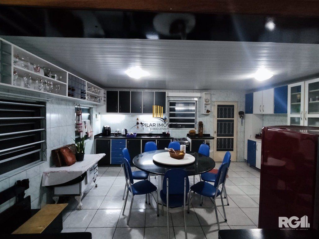 Casa 4 Dormitório(s) Bairro Alegria