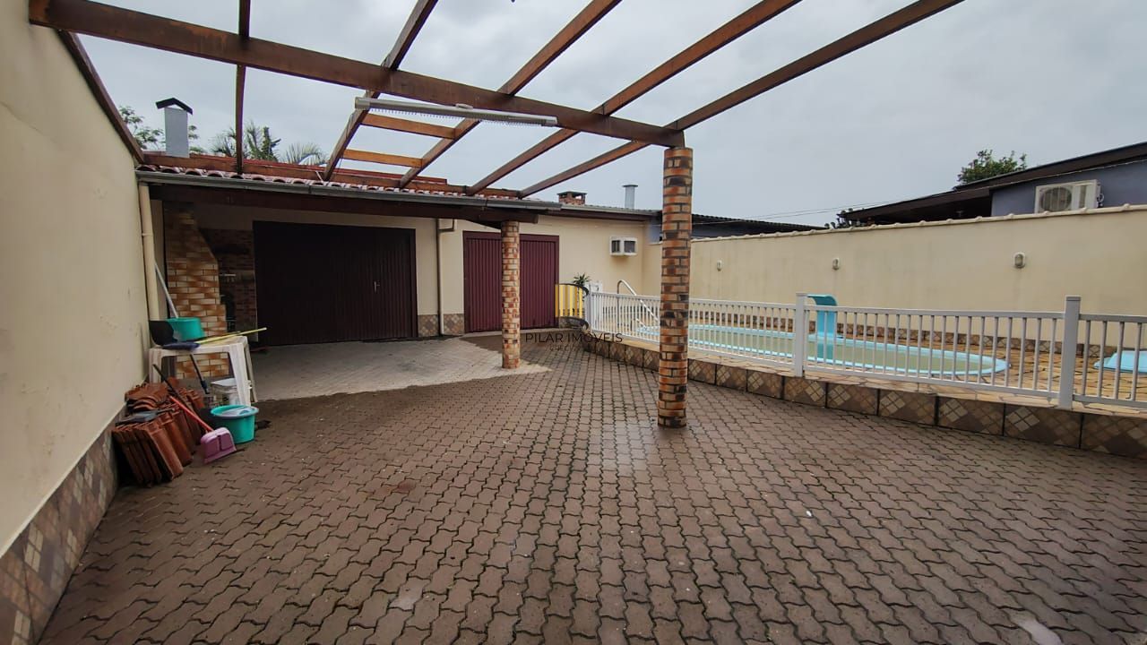 Casa com 2 quartos à venda