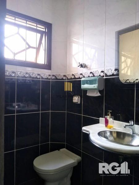 Casa sobrado com 3 dormitorios sendo 1 suite