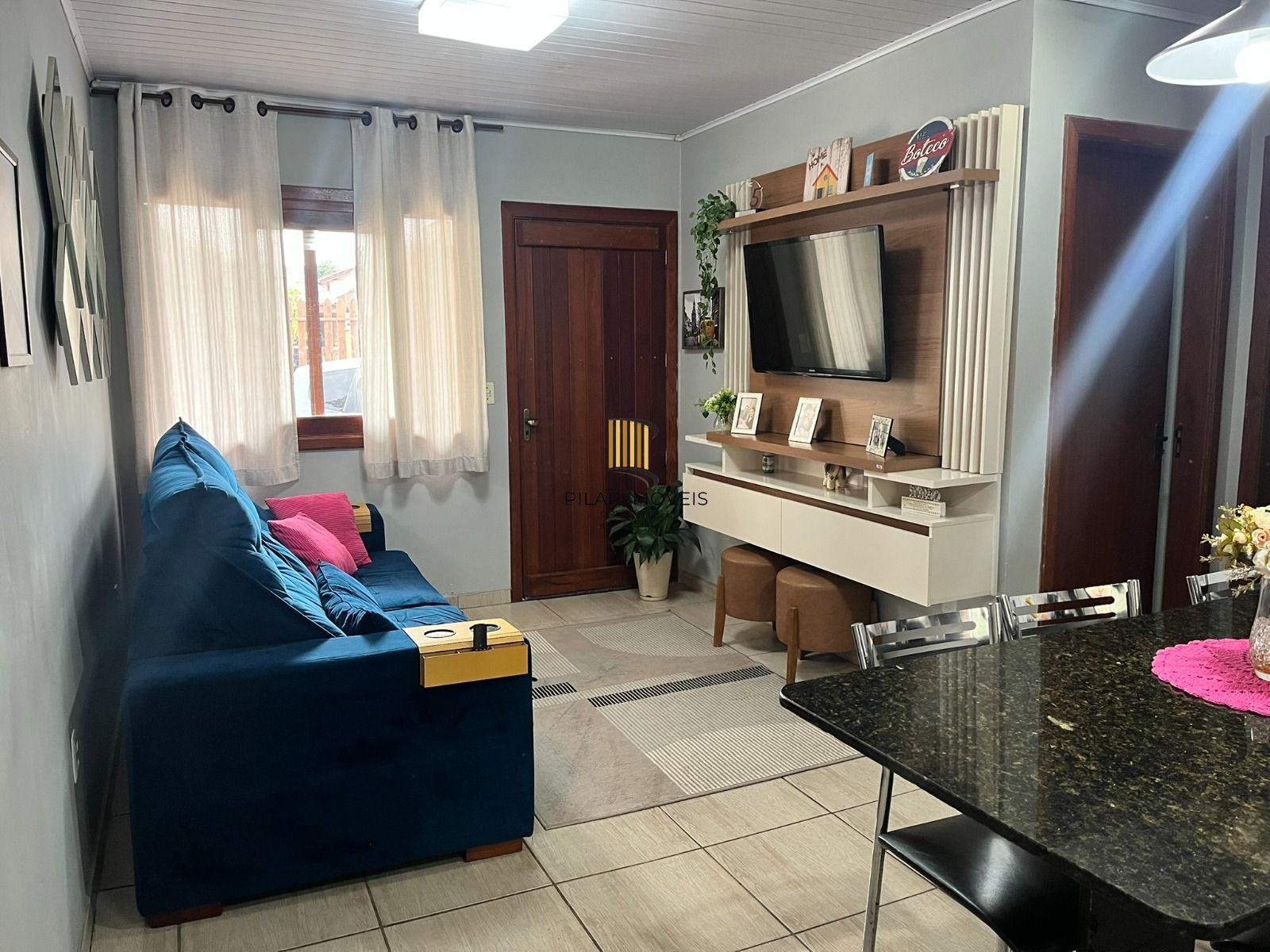 Casa 3 dormitorios com amplo patio