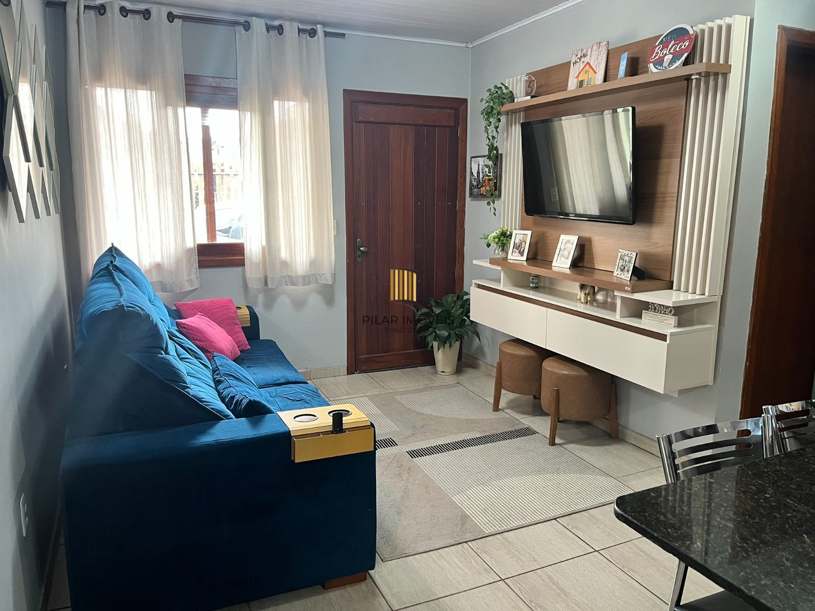 Casa 3 dormitorios com amplo patio