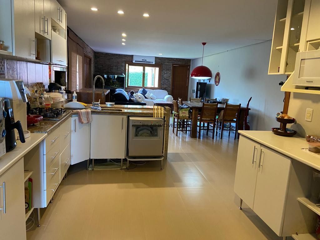 Casa 3 dormitórios no bairro Parque 35