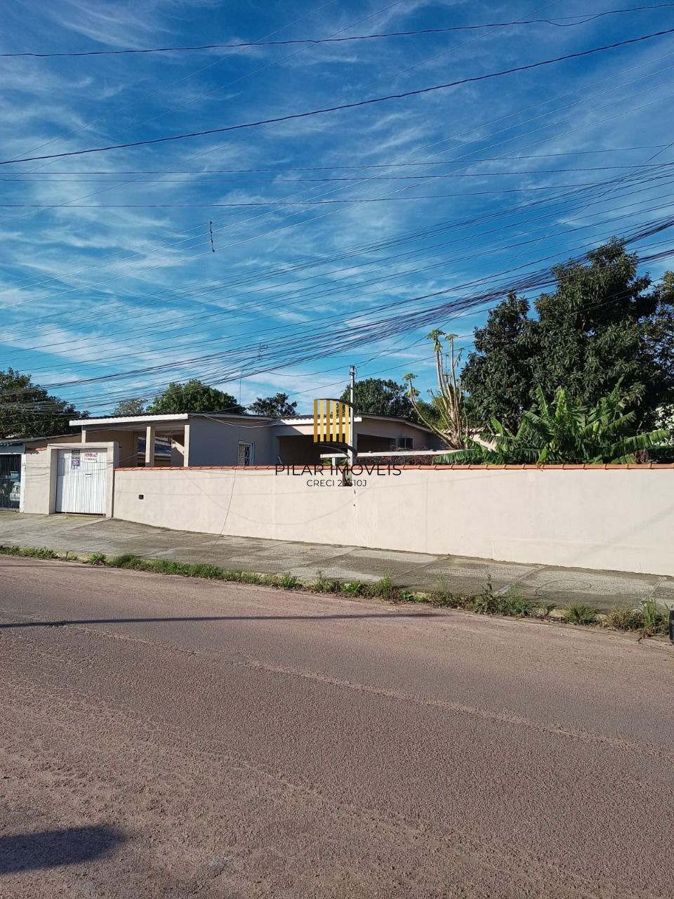 Casa de Esquina - Pilar Imóveis