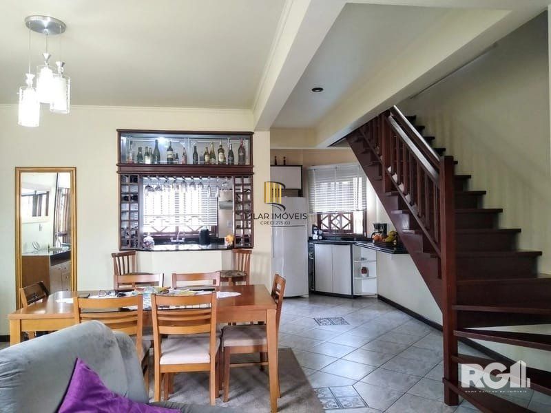 Casa sobrado com 3 dormitorios sendo 1 suite