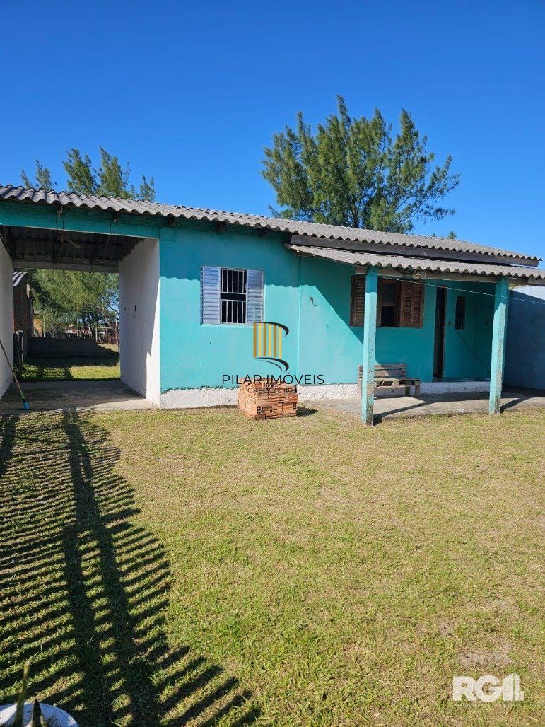 Casa 2 dormitorios a uma quadra do mar!!