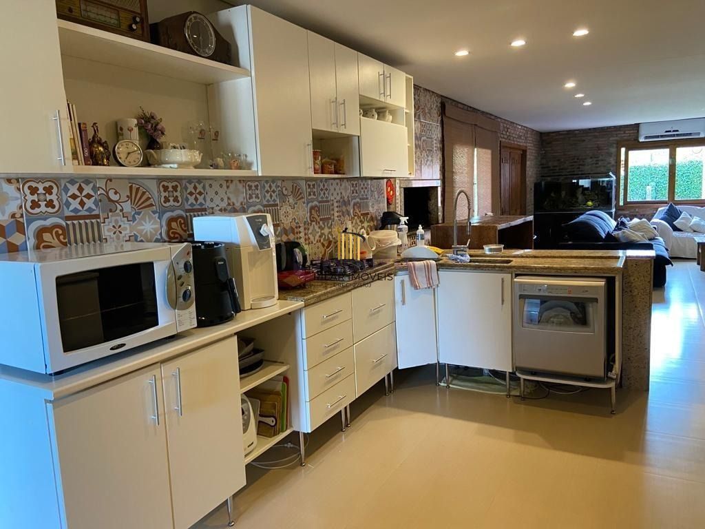 Casa 3 dormitórios no bairro Parque 35