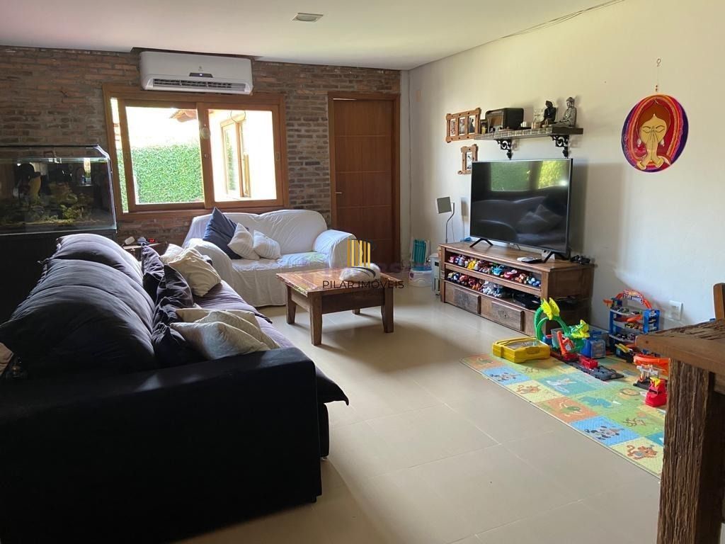 Casa 3 dormitórios no bairro Parque 35