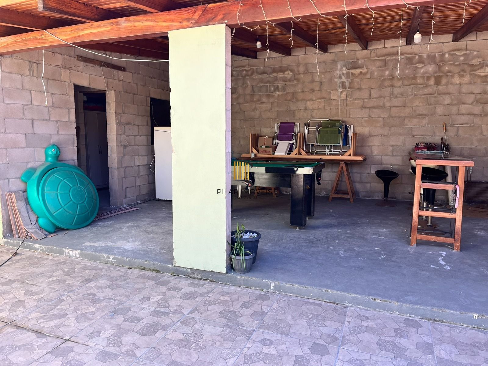 Casa 3 dormitorios com amplo patio