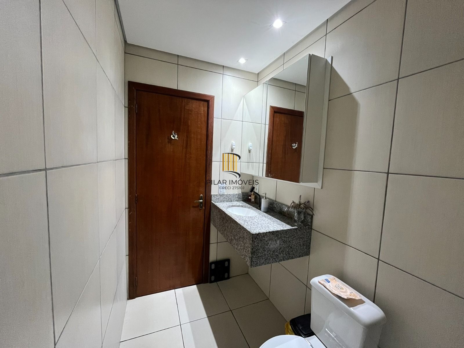 Casa 3 dormitorios com amplo patio