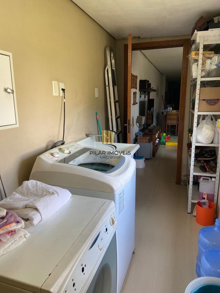 Casa 3 dormitórios no bairro Parque 35