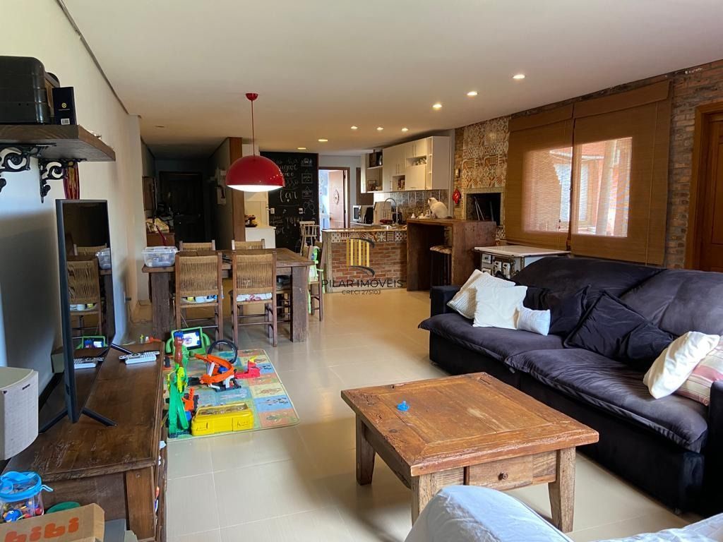 Casa 3 dormitórios no bairro Parque 35