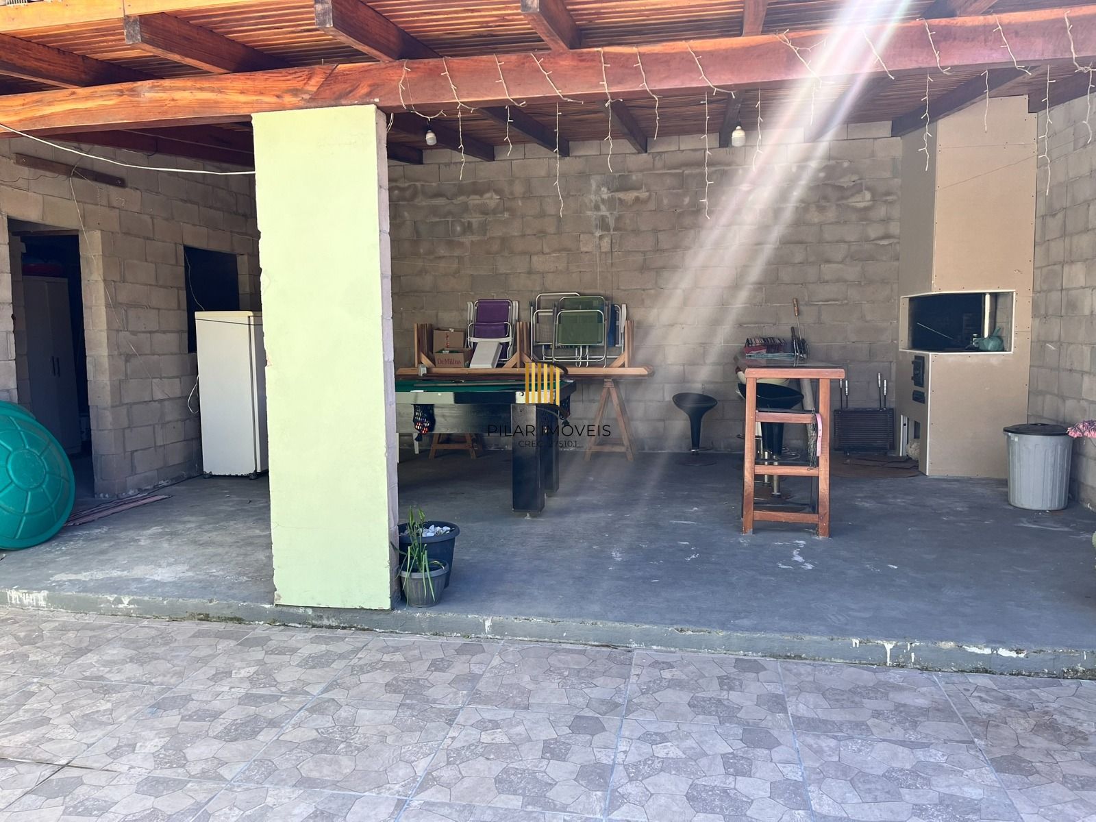 Casa 3 dormitorios com amplo patio