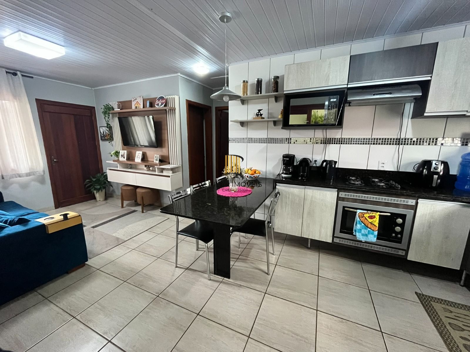 Casa 3 dormitorios com amplo patio