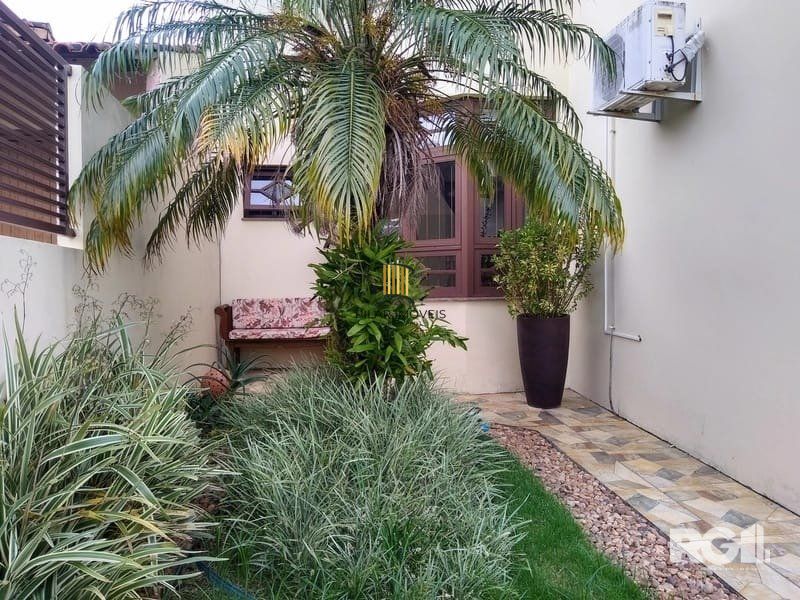 Casa sobrado com 3 dormitorios sendo 1 suite