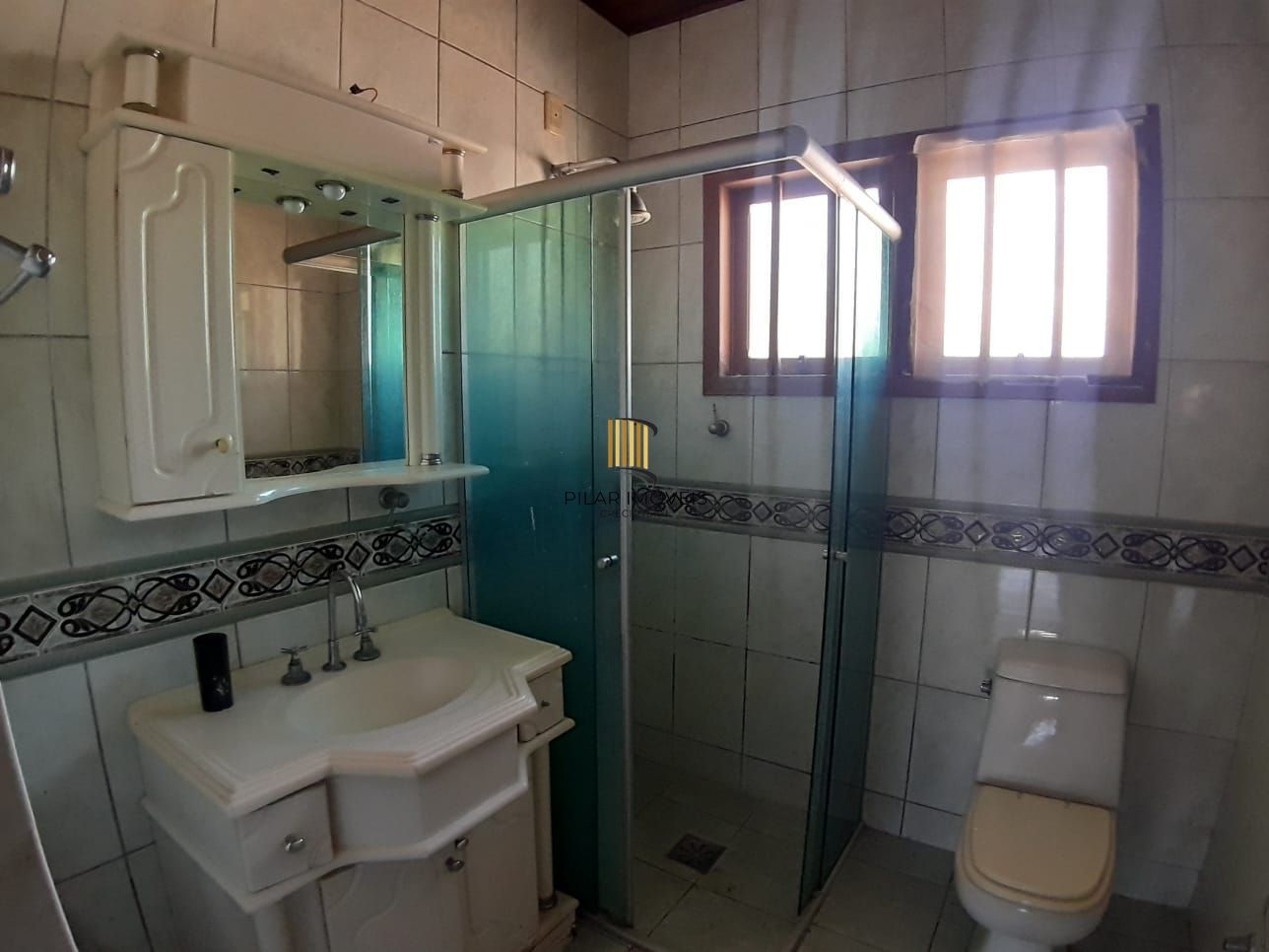 Casa com 4 dormitorios com 2 suites