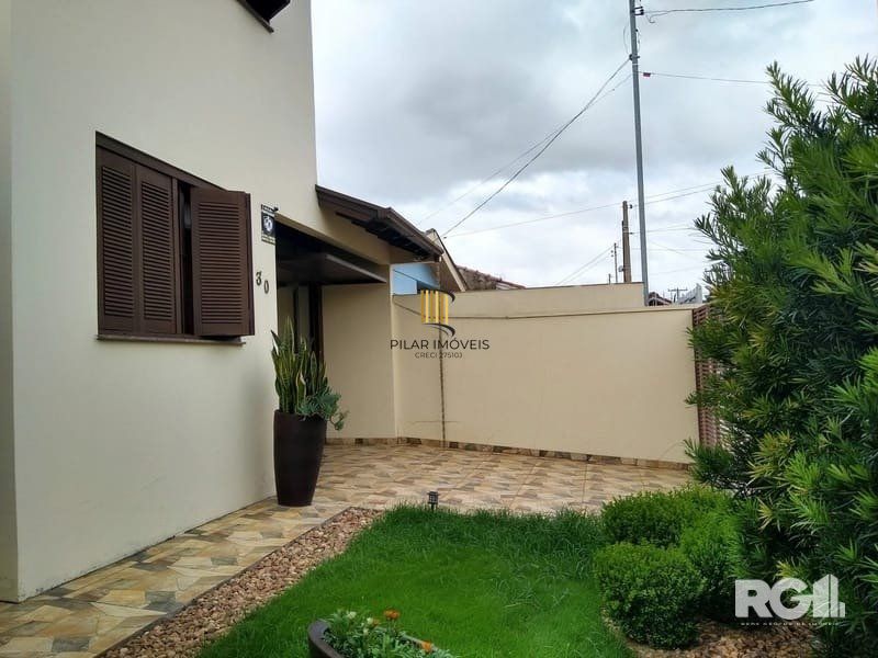 Casa sobrado com 3 dormitorios sendo 1 suite