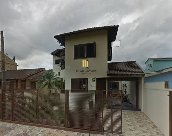 Casa sobrado com 3 dormitorios sendo 1 suite