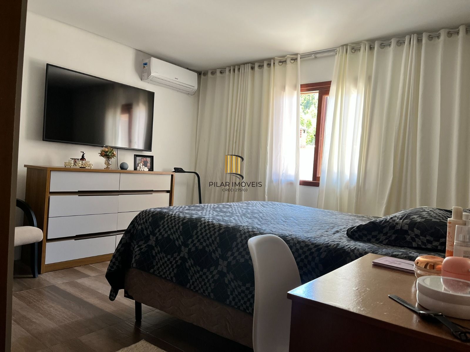 Casa 3 dormitorios com amplo patio