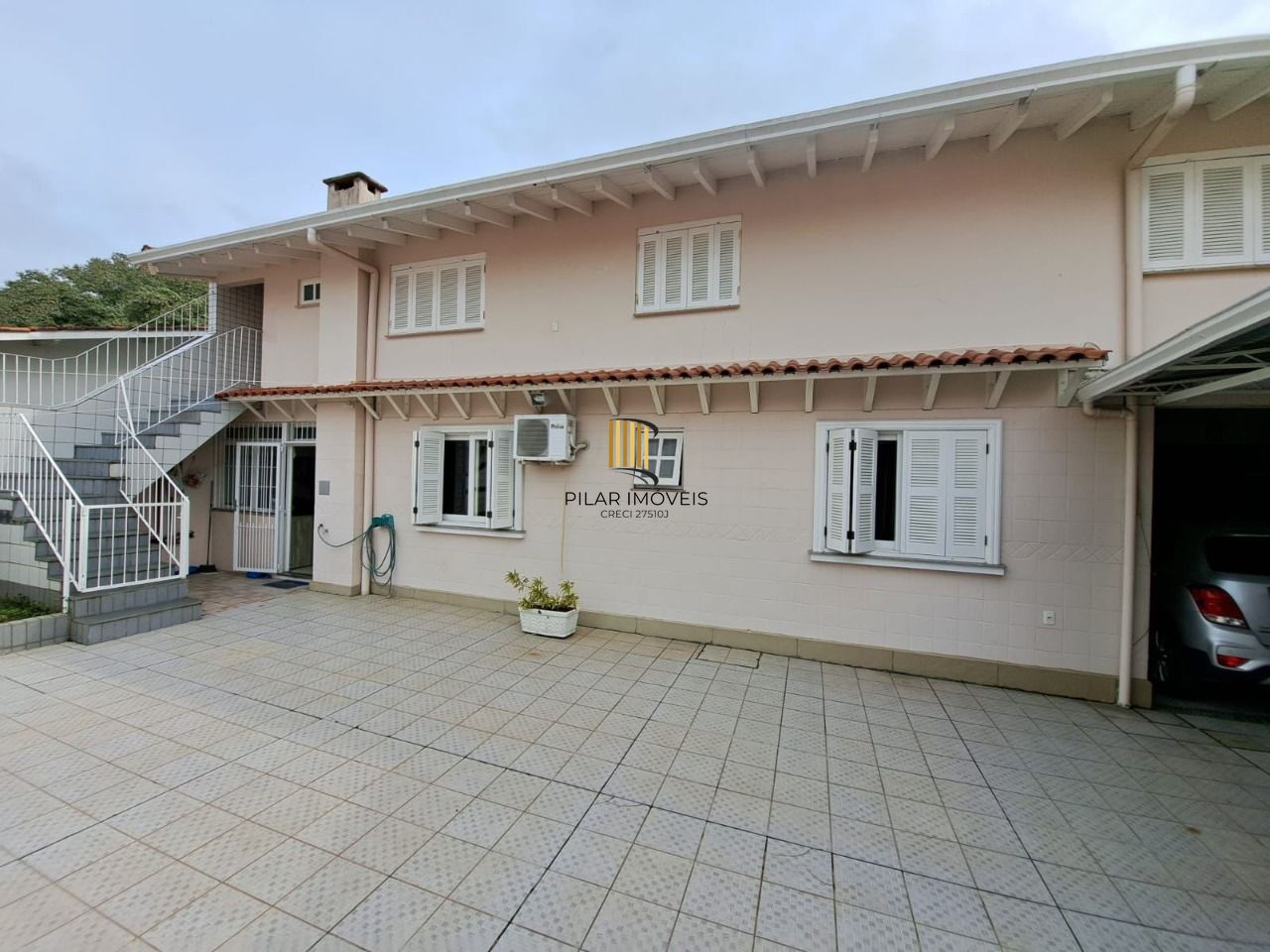 Sobrado 4 dormitorios com Excelente localização