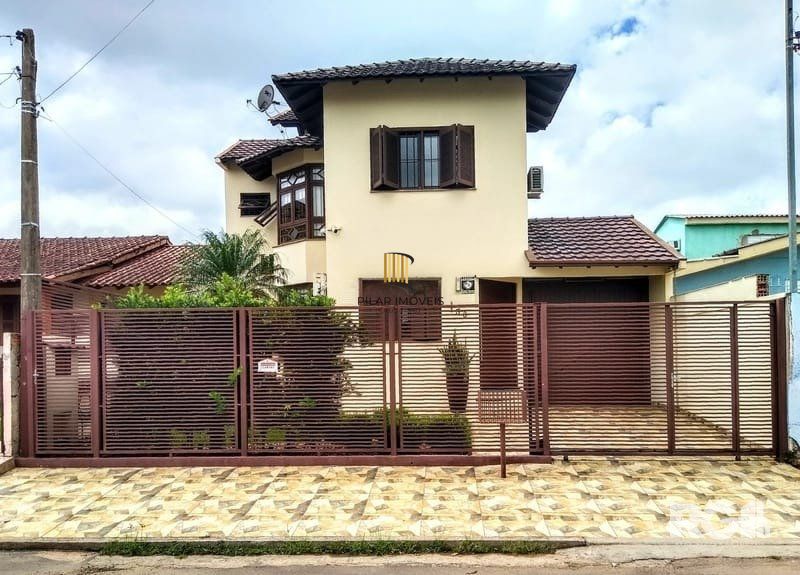 Casa sobrado com 3 dormitorios sendo 1 suite